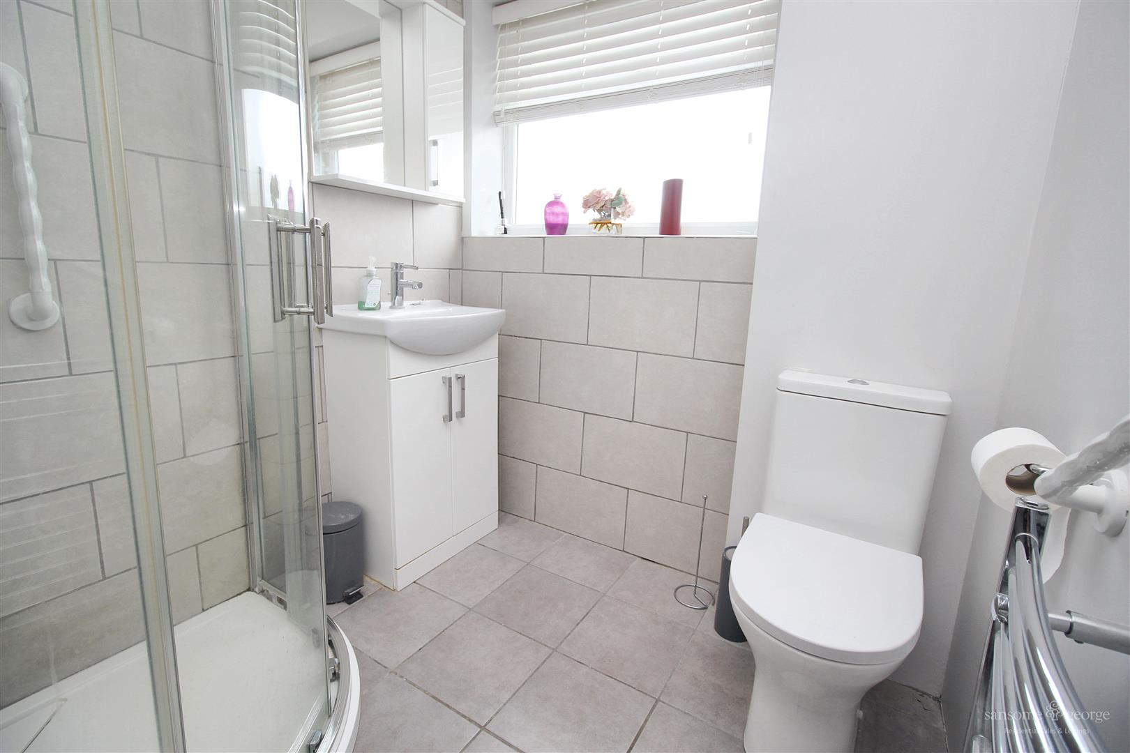 2 bed property in Dee Road, Reading